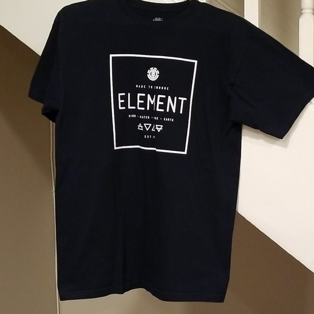 ⛔️SOLD⛔️Element Men's Navt Tshirt
